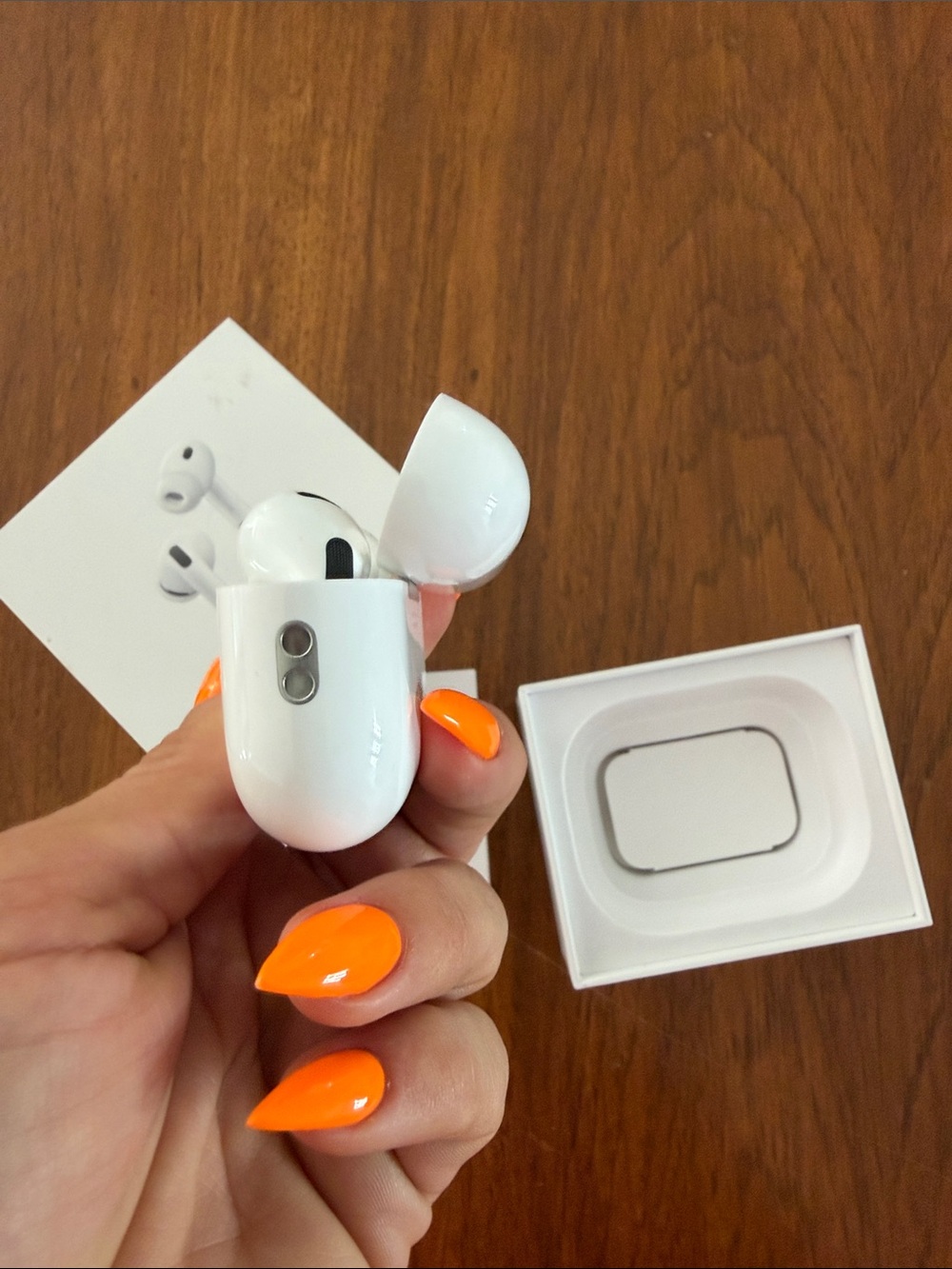 Apple air pods pro 3 True Wireless Earbuds with Charging Case - Picture 6 of 8